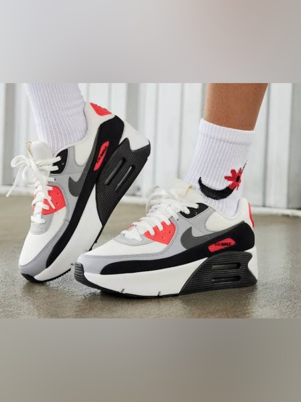 Nike Air Max 90 LV8 Infrared Sneakers
